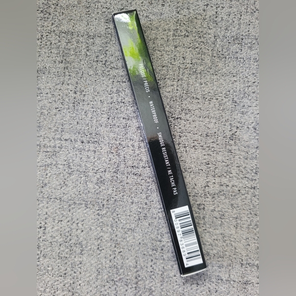 NYX waterproof micro brow pencil in espresso - Picture 3 of 9